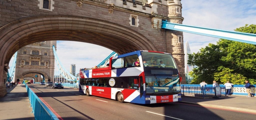 tour coach by London bridge